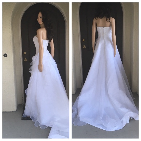 NWT David’s Bridal wedding dress SZ 4 white color - Picture 2 of 8